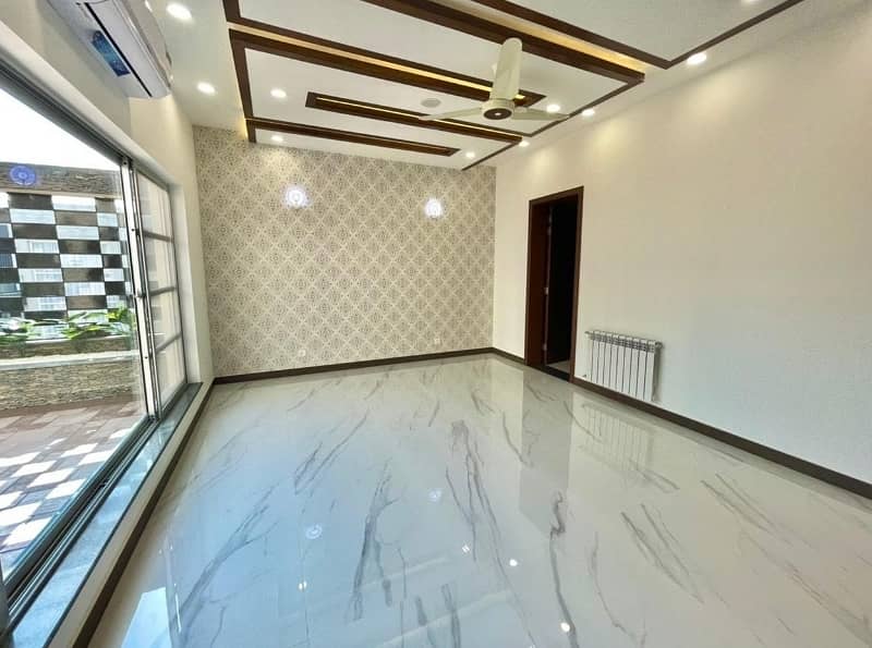 1 Kanal Brand New Luxury Upper Portion With Servent Quater For Rent In DHA Phase 3, Block Z, Lahore 0