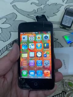 IPOD 8GB WITHOUT SIM PTA APROVD GAMES INTERNET USEING ETC.