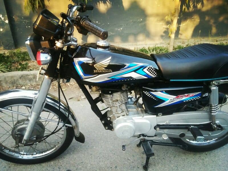 Unique UD 125 Modal 2020 Full OK condition Price / 92000/03115361342 1