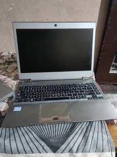 laptop/ Toshiba laptop i5 3rd gen / 6/256. without battery