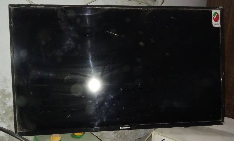 LED Tv 32 inch Panasonic 0