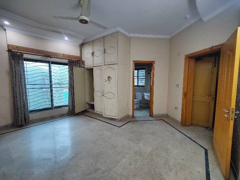 10 Marla Corner House For Sale 15