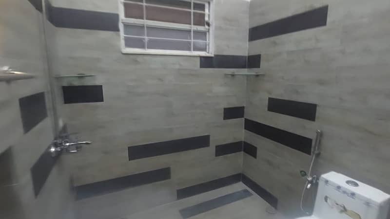 10 Marla Upper Portion Available For Rent Wapda Town Ph1 Block J2 2