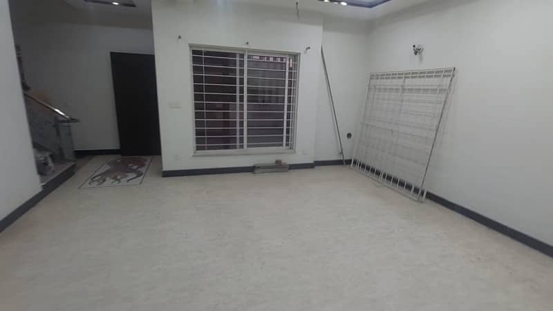 10 Marla Upper Portion Available For Rent Wapda Town Ph1 Block J2 4