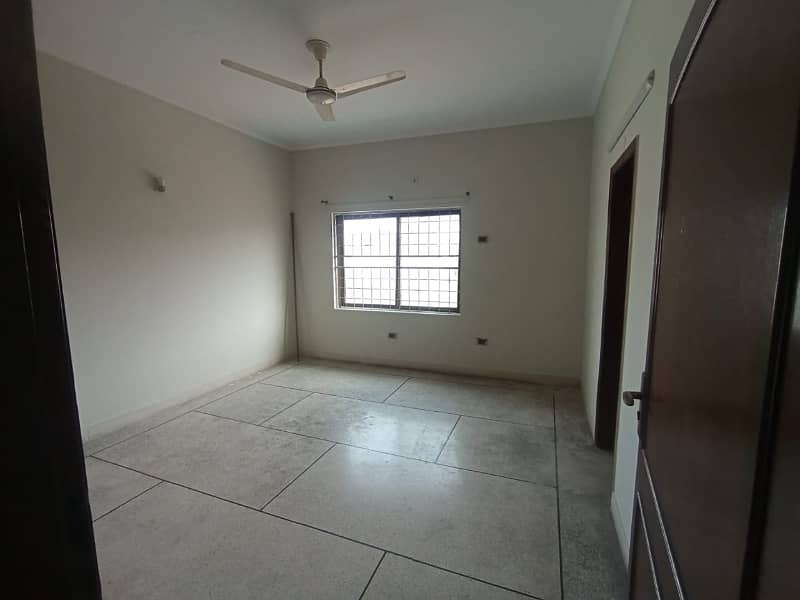 01 Kanal Luxury Beautiful Upper Portion Available For Rent In DHA Phase 3 Block XX Lahore Cantt 0