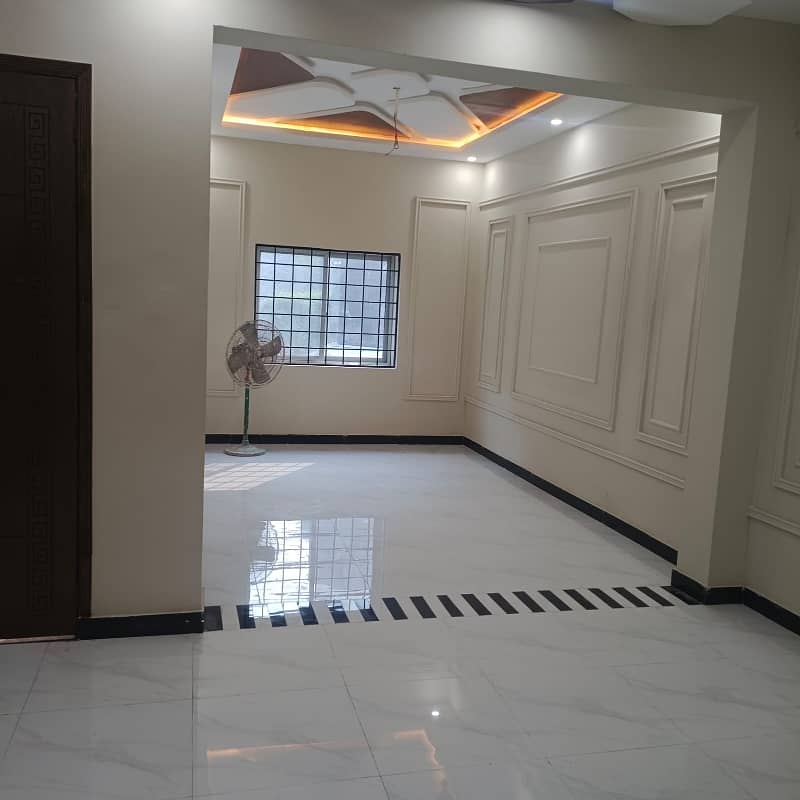 10 marla Full hous available for rent new type Pcsir society ph2 block A 5