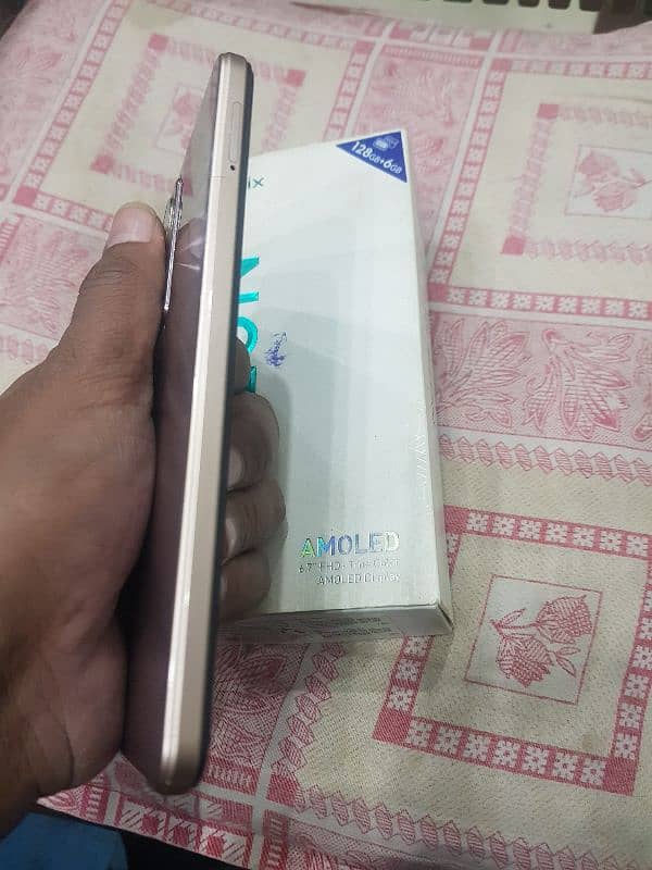 infinix note 12 +Box 4