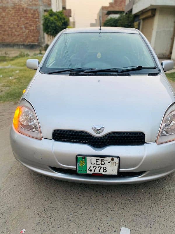 Toyota Vitz 2000 0