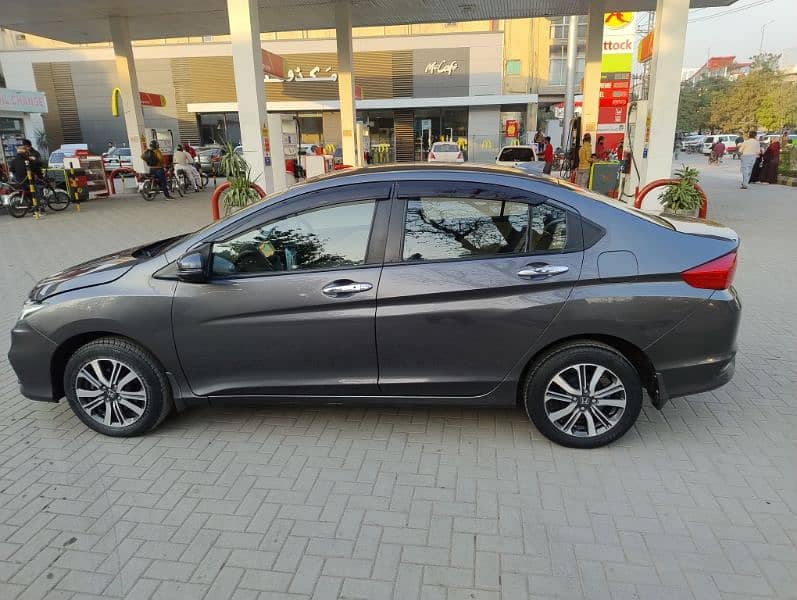 Honda City Aspire 2022 Push Start Full option 4