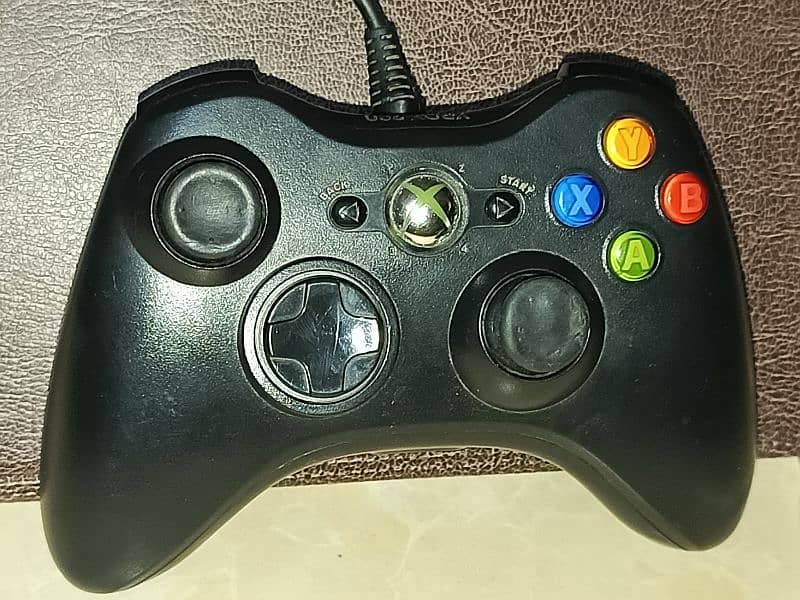 Pair of Xbox 360 Wired Controllers 0