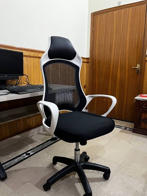 gaming chair / office chair / executive chair 0