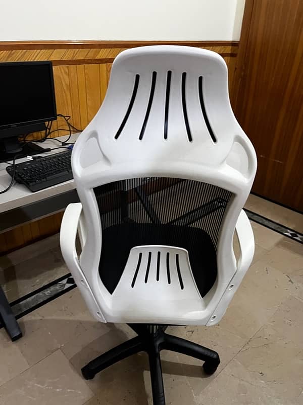 gaming chair / office chair / executive chair 3