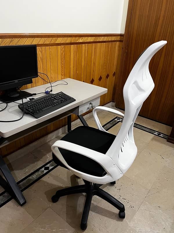 gaming chair / office chair / executive chair 4