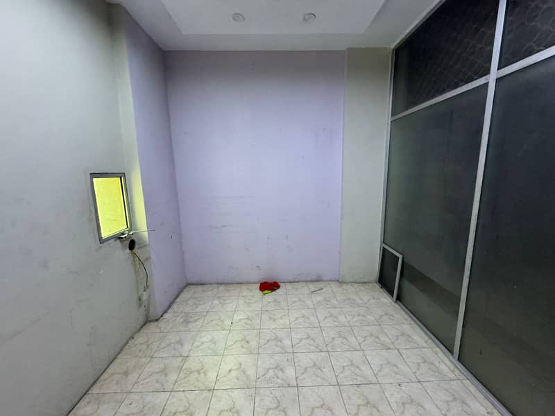 Ideal 135 SqFt Office for Rent on Main Boulevard Gulberg Lahore 5