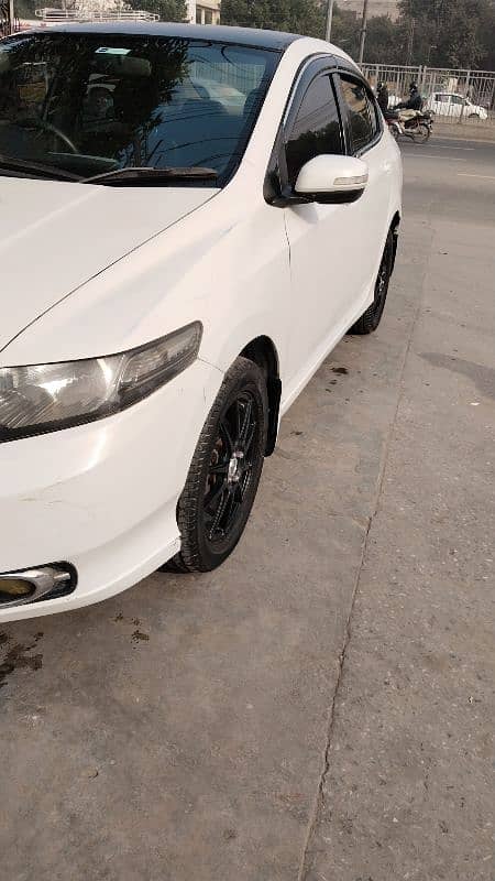 Honda City IVTEC 2015 Automatic perfect condition urgent sale 2