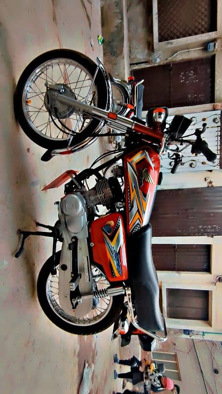 Honda 125 Red colour no crach 2