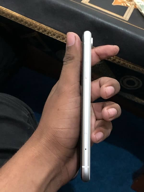 iPhone XR 0