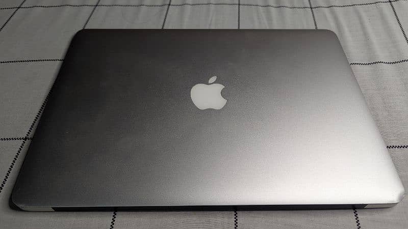 Apple MacBook Air 2015 intel i5 processor 1