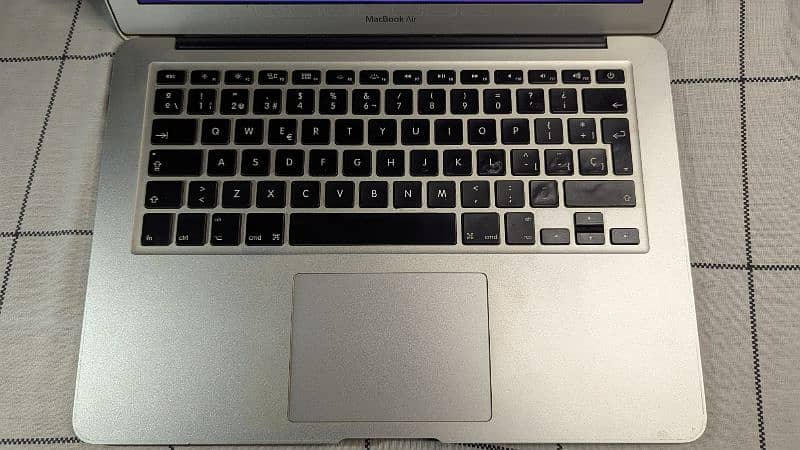 Apple MacBook Air 2015 intel i5 processor 5