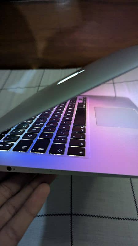 Apple MacBook Air 2015 intel i5 processor 7