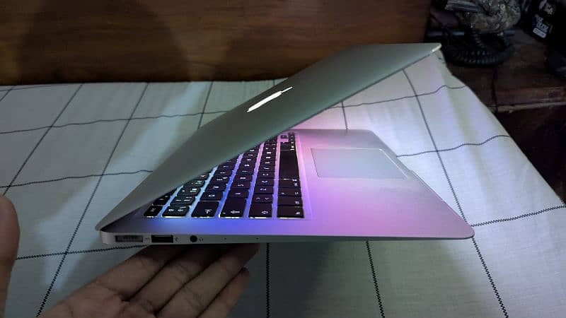 Apple MacBook Air 2015 intel i5 processor 8