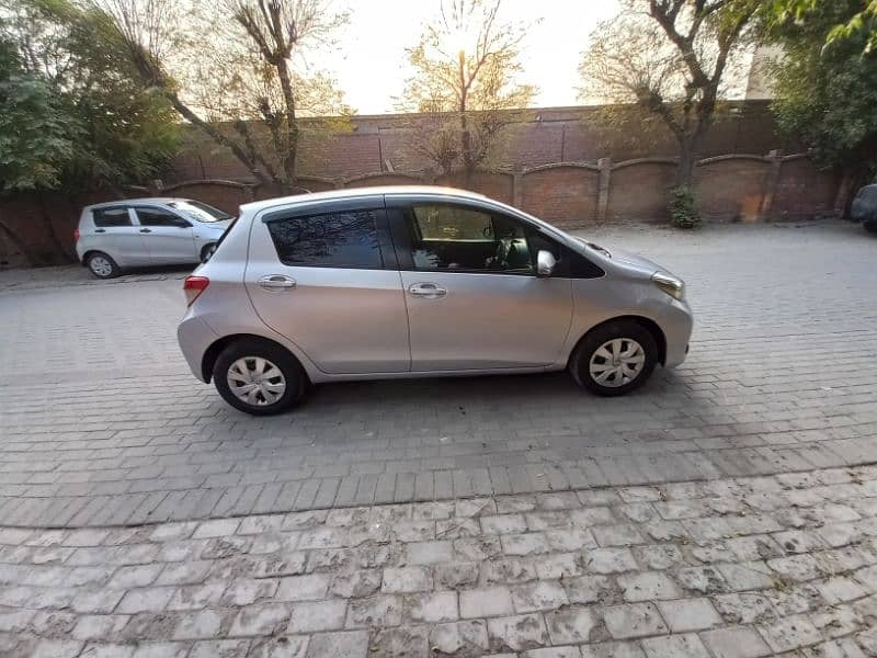 Toyota Vitz 2012 3