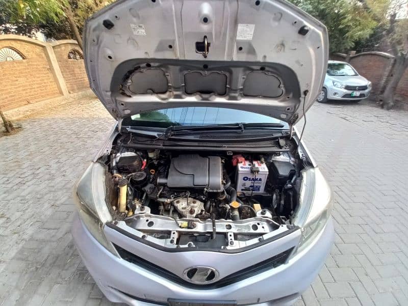 Toyota Vitz 2012 5