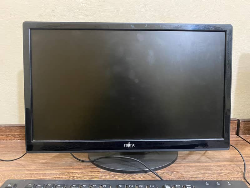 Dell PCs i3 & i5 3rd 8gb 128 gb SSD with LED and accessories 1