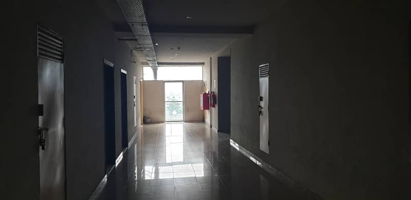 Ideal 700 SqFt Office for Rent adjacent to Main Boulevard Gulberg Lahore 6