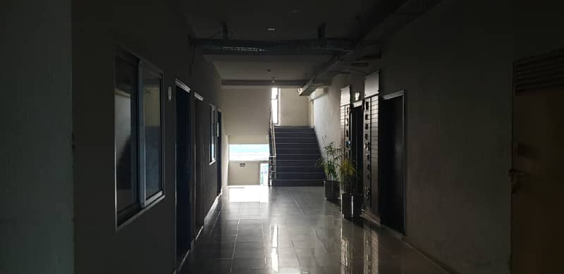 Ideal 700 SqFt Office for Rent adjacent to Main Boulevard Gulberg Lahore 7