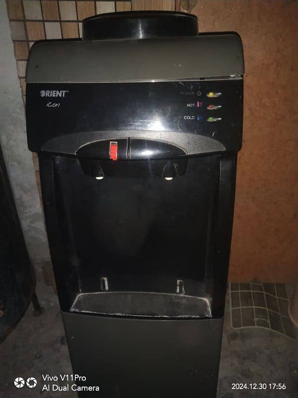 urgent sale 10/9 condition orient water dispenser 0