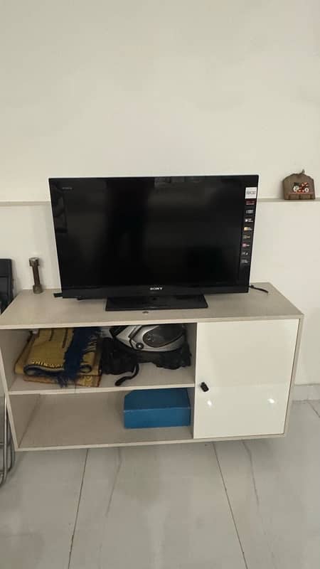 sony lcd tv 8/10 condition local 0