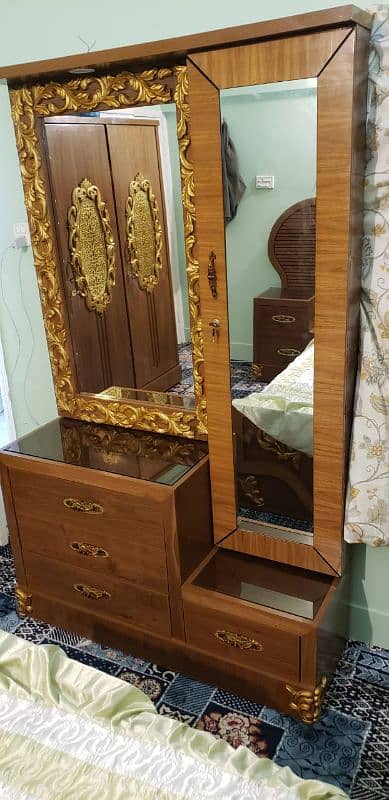 Kingsize Bed with Chic Side Table , Elegant Dressing Table, 3 Wardrobe 10