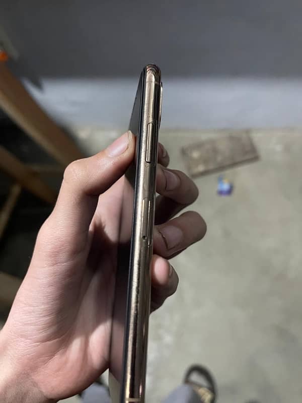 iPhone Xs for sell 4