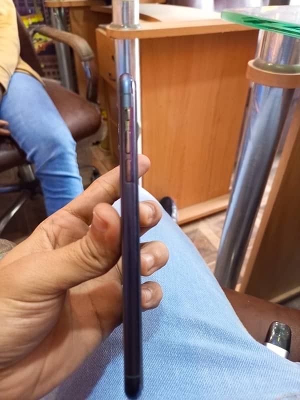 iphone 11 pro max PTA approved with box 3