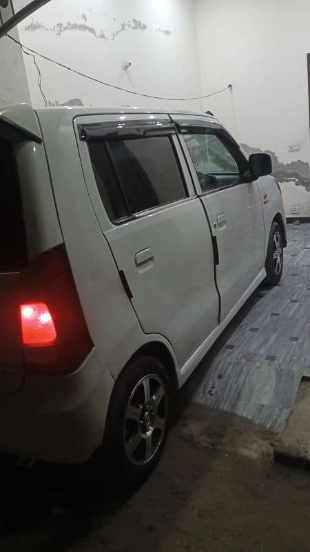 Suzuki Wagon R 2018 3