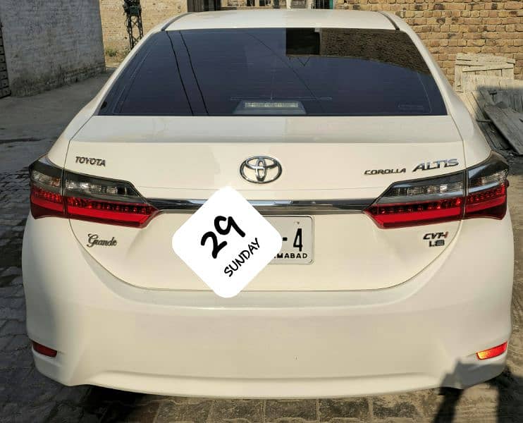 Toyota Altis Grande 2019 cvt-i 1.8 1