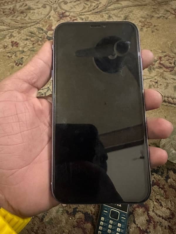 iPhone 11         128 gb 4