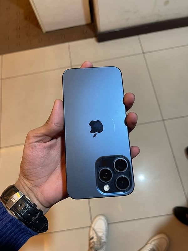 my iphone 15 pro max 10by 10 Condition  non pta factory unlock 1