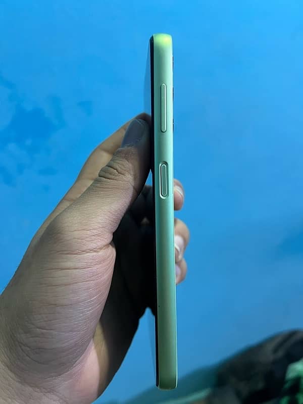 Galaxy A14 good condition no fault little crack on back 4