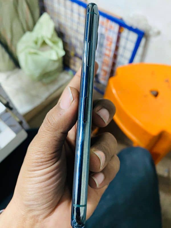 Iphone 11 pro Non PTA 2