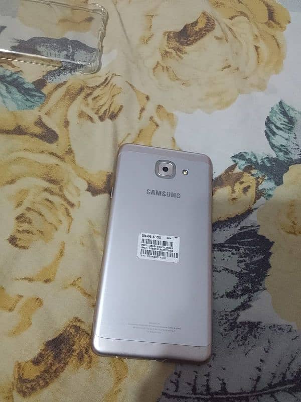 Samsung galaxy J7 max 5