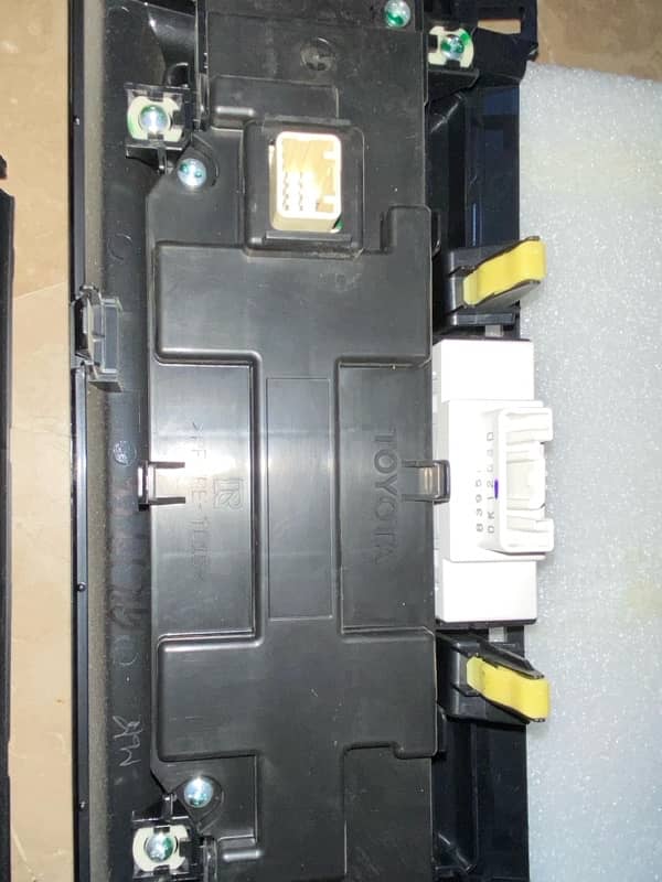 Toyota Fortuner Revo Panel l climate control 3