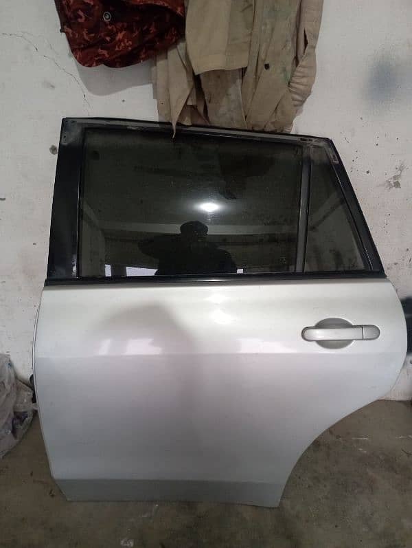 Nissan wingroad 2007 doors 3