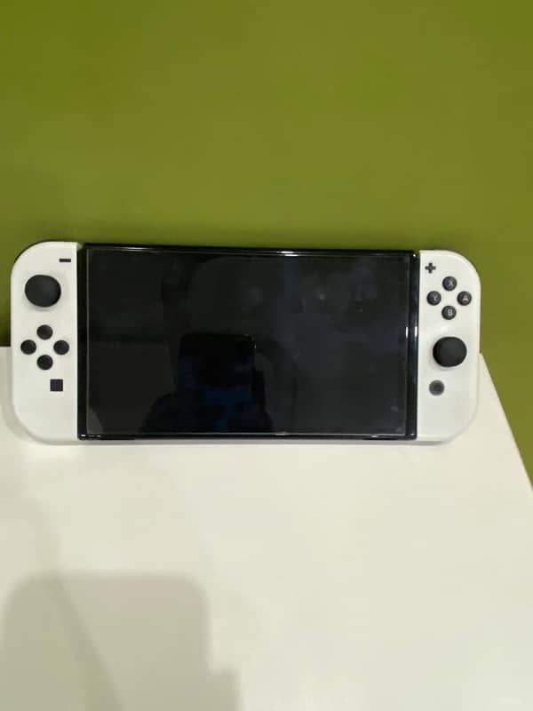 Nintando Switch OLED with 20+ games 0