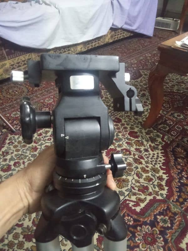 Imported Tripod H 704 1