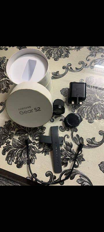 samsung gear s2 with full box 4