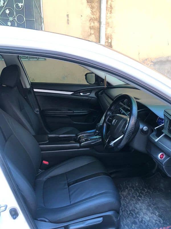 Honda Civic Oriel 2018 12