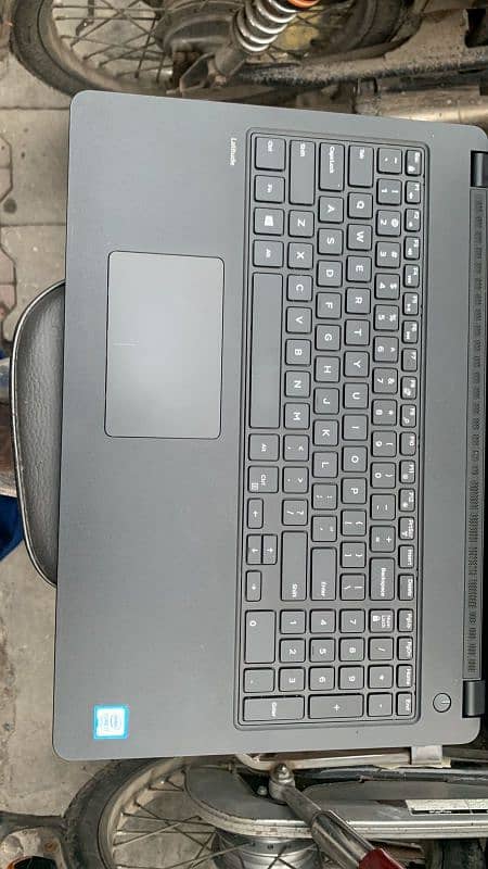 Dell Latitude 3580 4