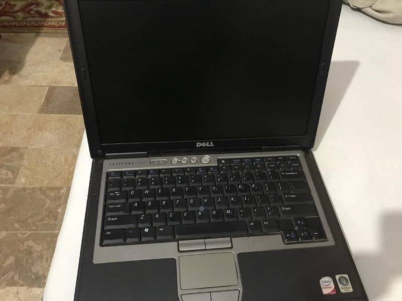 Dell D630 Core 2 Due (with Charger) 1